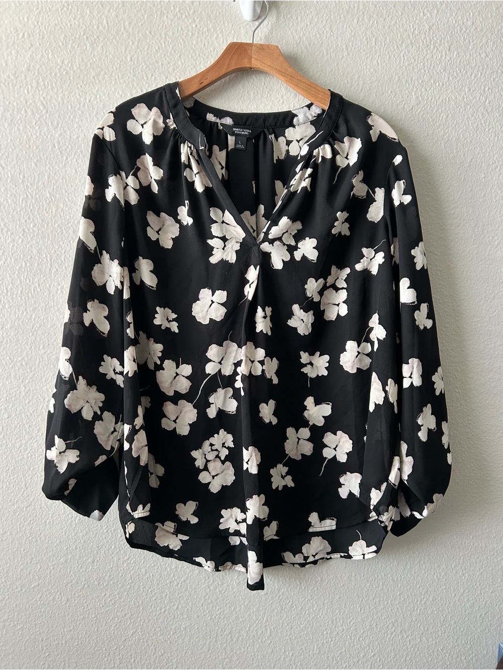 Simply Vera Vera Wang Black Blouse with White Floral Print
